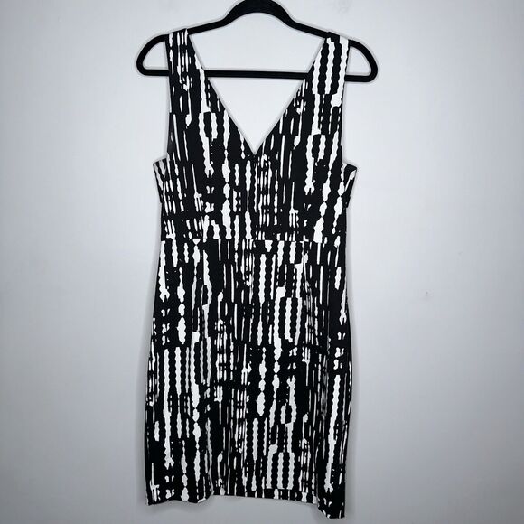 Trina Turk Women’s Abstract Print V Neck Sheath Dress Size 10 - Picture 3 of 5